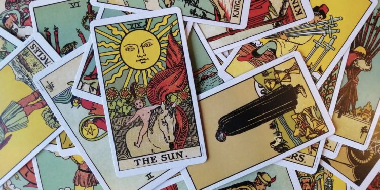 Tarot falı bakan medyuma 863 bin lira para cezası!