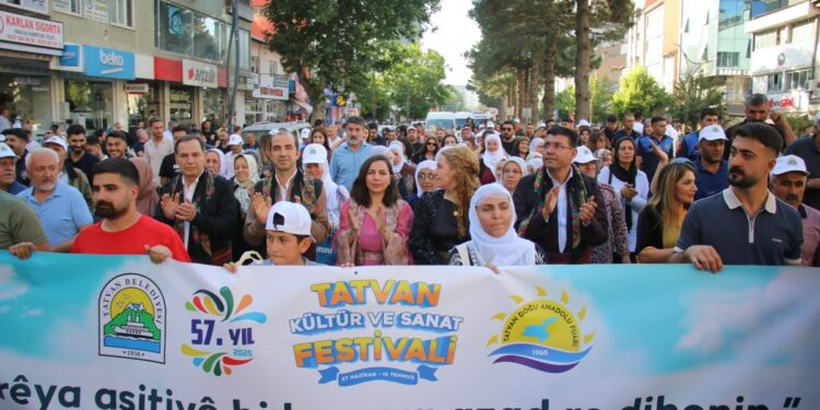 Tetwan Kültür ve Sanat Festivali başladı