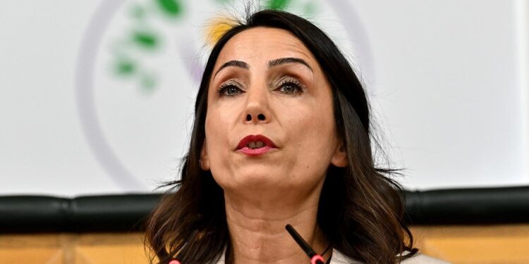 Tülay Hatimoğulları'ndan Flaş Açıklama: Süreç Bir Şekilde Şimdilik İlerliyor