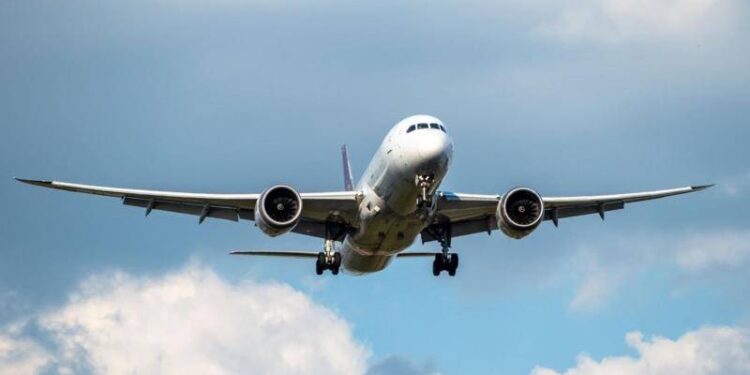 Tüm havayolu şirketleri İran, Irak, Suriye ve Ürdün’e yönelik seferlerini iptal etti