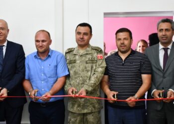 Türk Askerinden Kosova'da Eğitime Desrek İçin Bilgisayar Dershanesi