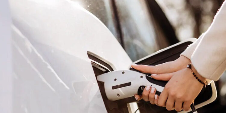 Türkiye'de satılan her 10 otomobilden 4'ü elektrikli ya da hibrit