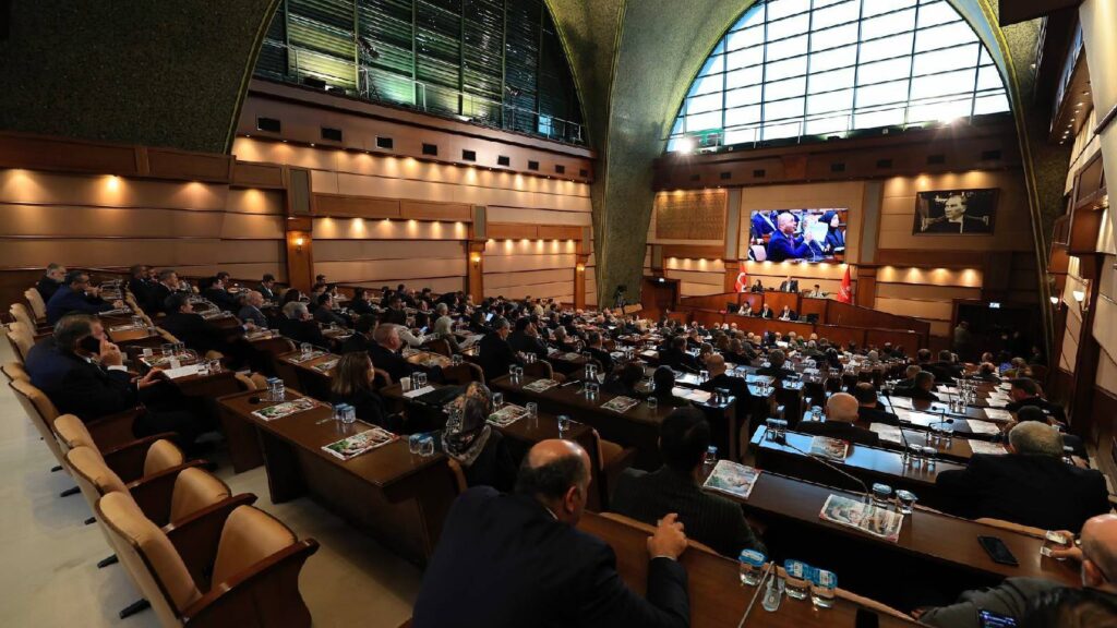 Üsküdar Belediye Meclisinde Türk Dünyası Belediyeler Birliğinden çıkma teklifi tartışıldı