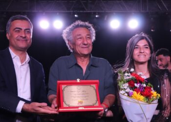 Xêro Abbas: Sanatçılar sürece omuz vermeli