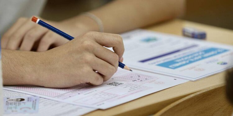 Yanlış okulda olduğu sınav sırasında anlaşıldı: Şikayetçi oldu