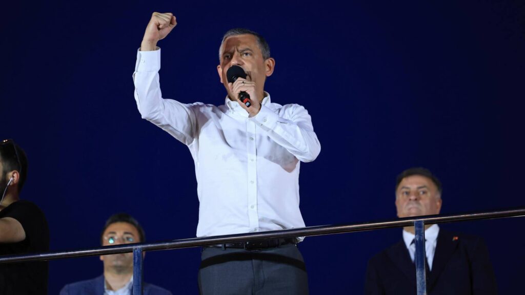 Yargı görevini yapan hukuku çiğniyorsa hesap vereceğini söylemek bizim görevimizdir Akın Gürlek!