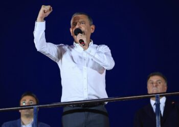 Yargı görevini yapan hukuku çiğniyorsa hesap vereceğini söylemek bizim görevimizdir Akın Gürlek!