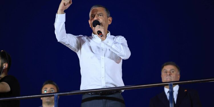 Yargı görevini yapan hukuku çiğniyorsa hesap vereceğini söylemek bizim görevimizdir Akın Gürlek!