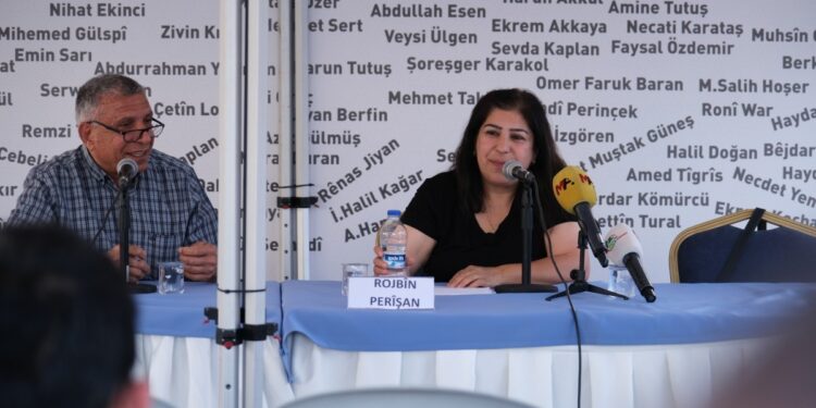 Yazar Rojbîn Perîşan: Gelecek, geçmişin analiziyle mümkün
