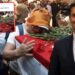 Yeni Akit'ten Bir Skandal 'Ferdi Zeyrek' Manşeti Daha! Tabutun Başında Ağlayan Kadını Hedef Aldılar