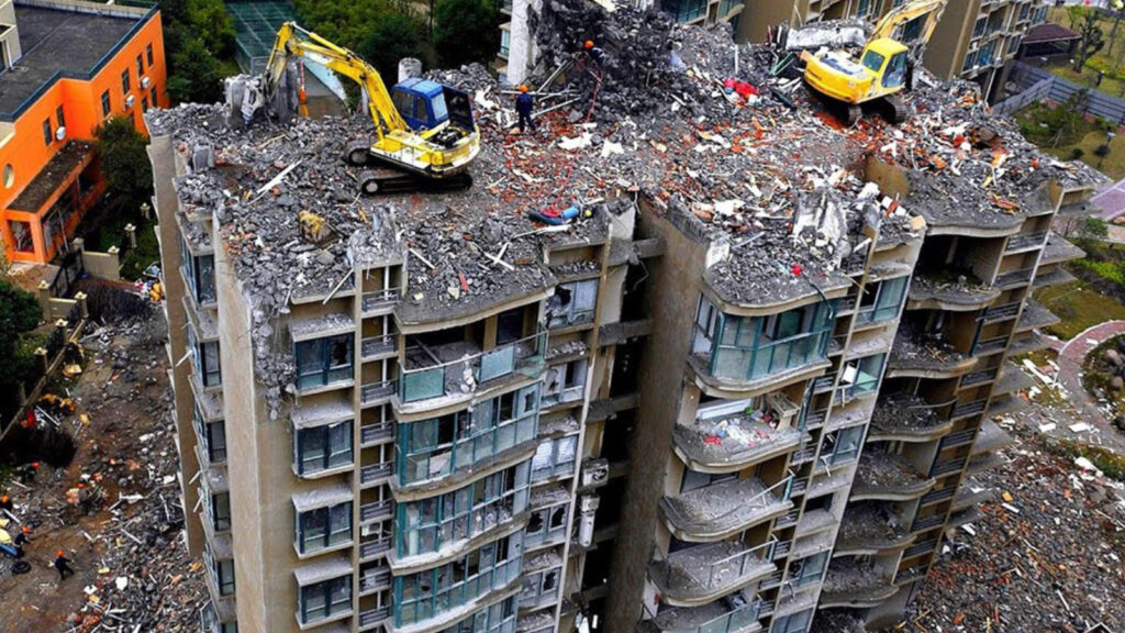 Yeni yapılan bir bina 15 yıl içerisinde yıkılırsa denetçisine yaptırım uygulanacak