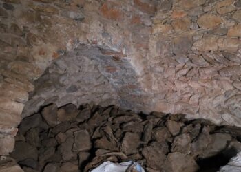 Yüzlerce yıllık kilise depo olarak kullanılıyor