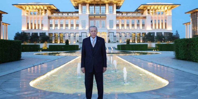 Saray’ın büyük ihalelerinin müdavimiydi: Elektronik devi konkordato ilan etti