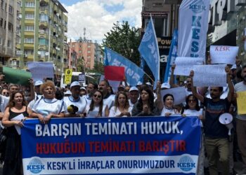KHK eylemi 137’nci haftasında: Barışın önü işe iadelerle açılır