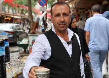 Bunaltıcı sıcaklarda ava sûsê ile serinliyorlar