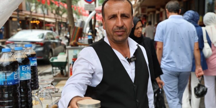 Bunaltıcı sıcaklarda ava sûsê ile serinliyorlar