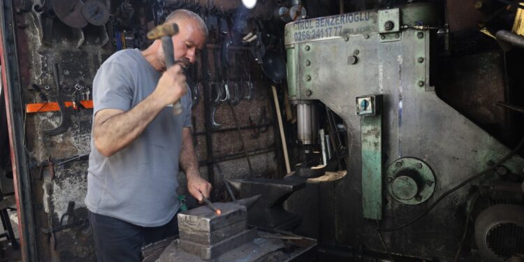 ‘Kawa’dan bugüne gelen bu mesleği devam ettirmekte ısrarcıyız’
