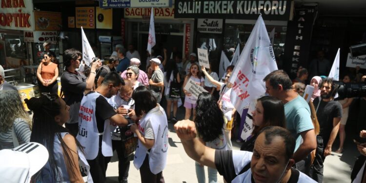 Öğretmenler yürüyüşünde 23 gözaltı