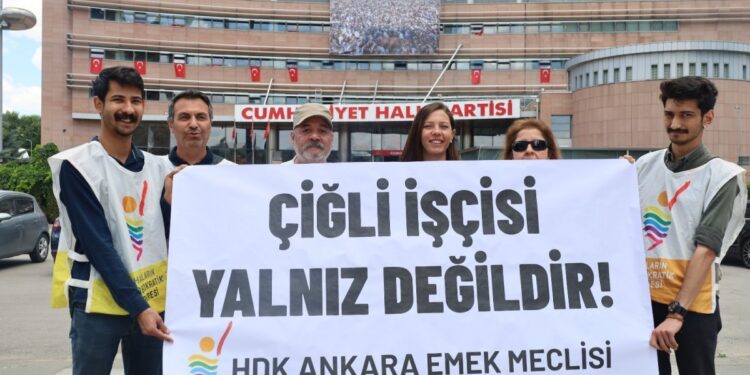 HDK’den direnişteki belediye işçilerine destek ziyareti