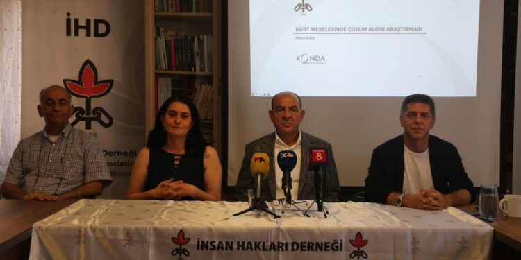 ‘Kürt Meselesi’ araştırması: Çoğunluğa göre çözüm olursa demokratikleşme olur