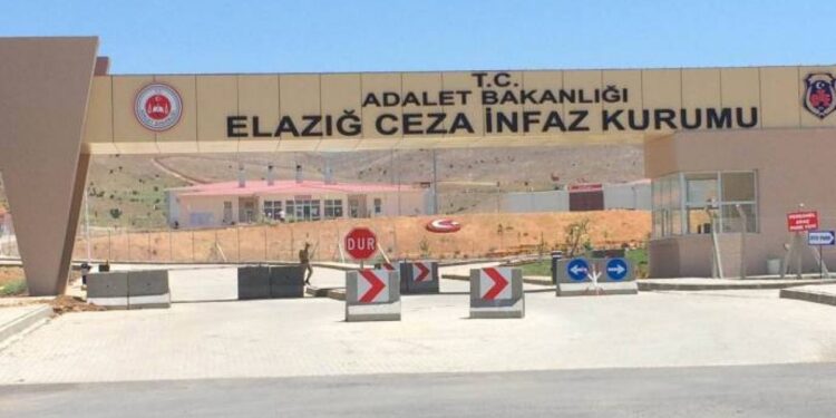 Elazığ Cezaevindeki tutsaklar açlık grevine başladı