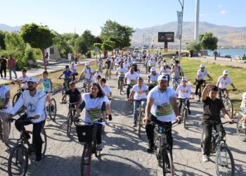 Festivalde pedallar madde bağımlılığına dikkat çekmek için döndü