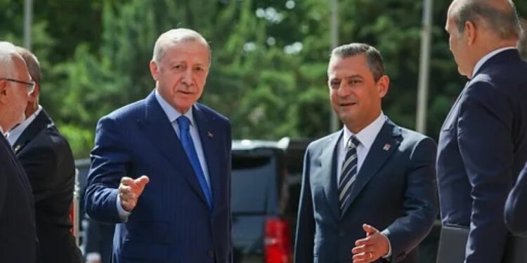 Erdoğan’dan Özel’e tazminat davası