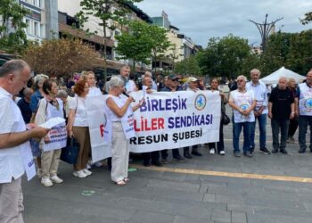 Emekliler: Direniyoruz