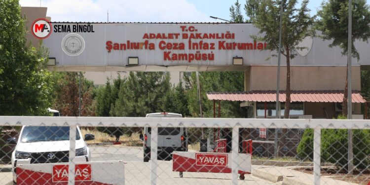 ‘PKK yeni bir oluşumla devam ederse katılır mısın’ sorusuyla tahliyesi ertelendi