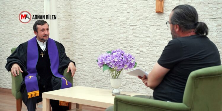 Rahip Kavak: Kiliseler de sürece dahil edilmeli