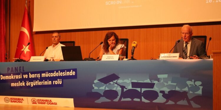 Barış mücadelesinde meslek örgütlerinin rolü tartışıldı