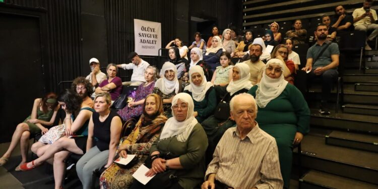 ‘Sorunlarla yüzleşmek gerekir’