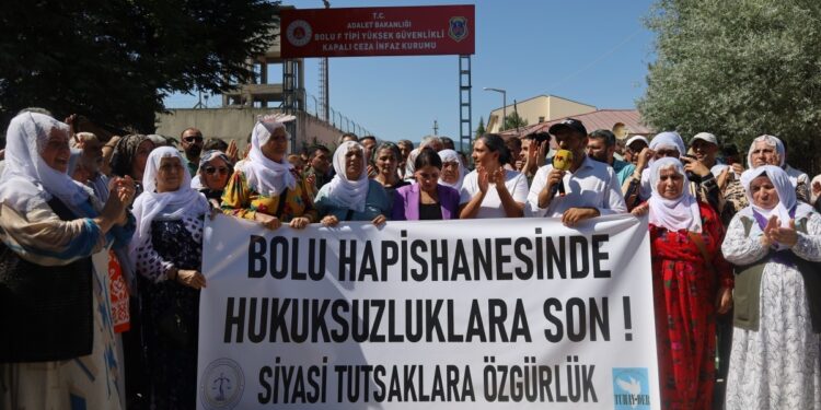 Bolu Cezaevi önünden seslendiler: Hukuksuzluğa son