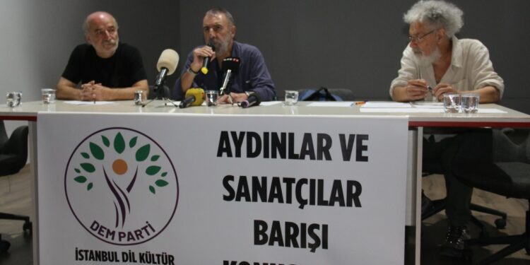 Aydın ve sanatçılar barışı konuştu: Herkes süreci sahiplenmeli