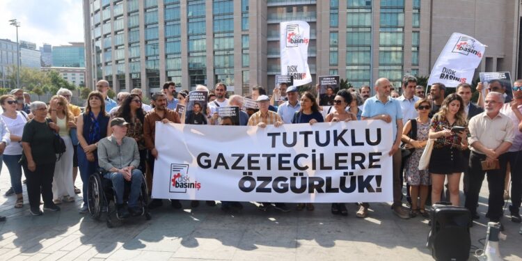 Gazeteci Akdeniz’in duruşması öncesi açıklama: Hakikat susturulamaz