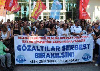 KESK İzmir Şubeler Platformu’ndan gözaltı protestosu