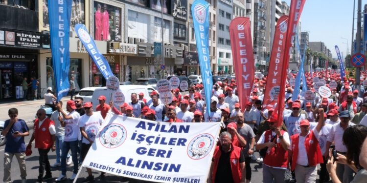 İzBB’nin işten çıkarma kararına karşı yürüyüş