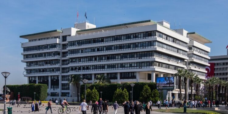 İzmir’de 137 kişi adliyeye sevk edildi