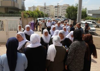 Tişrîn ‘de hayatını kaybeden Akyüz’ün taziyesine kitlesel ziyaret