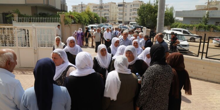 Tişrîn ‘de hayatını kaybeden Akyüz’ün taziyesine kitlesel ziyaret