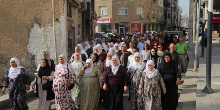Çatışmada hayatını kaybeden Menal Akbal’ın taziyesine ziyaret