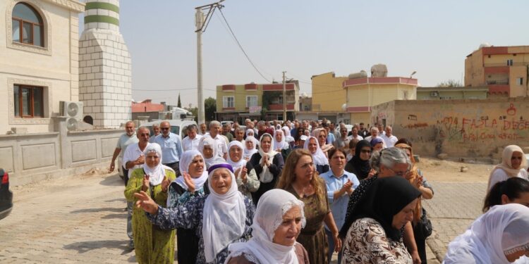 Zilan Esen’in taziyesine kitlesel ziyaret