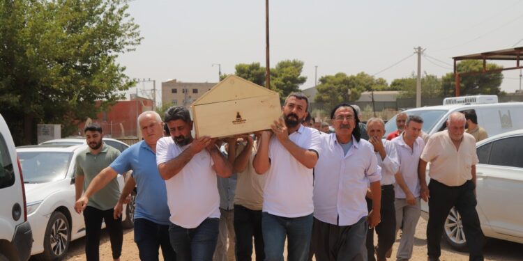 Gazeteci Yılmaz memleketinde toprağa verildi