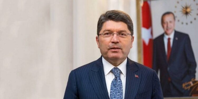 Bakan Tunç CHP’ye operasyonları eleştirenleri hedef aldı