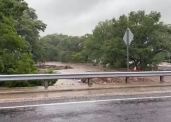 ABD’de sel: 43 ölü, 20 çocuk kayıp