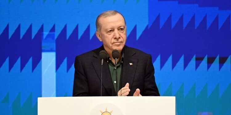 Erdoğan: Yeni dönem tüm siyasi aktörlere mesuliyetler yüklüyor