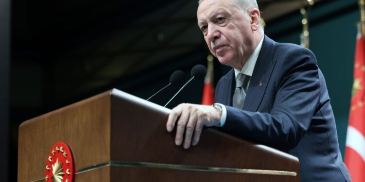 Erdoğan LGS’deki iddialar için ‘dedikodu siyaseti’ dedi