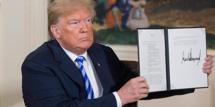 Trump, Suriye’ye yaptırımların hafifletilmesine ilişkin kararname imzalayacak