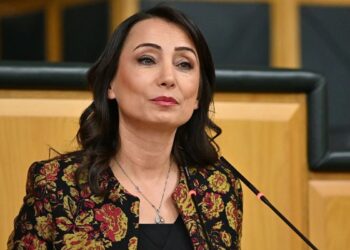 Tülay Hatimoğulları’ndan Hatay’daki yangın için çağrı: Halk, kaderine terk edilmesin