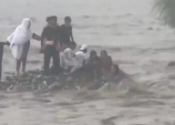 Pakistan’ı muson yağmurları vurdu: 64 ölü